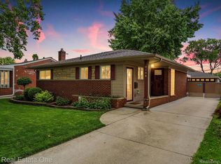 8288 Randy Dr, Westland, MI 48185