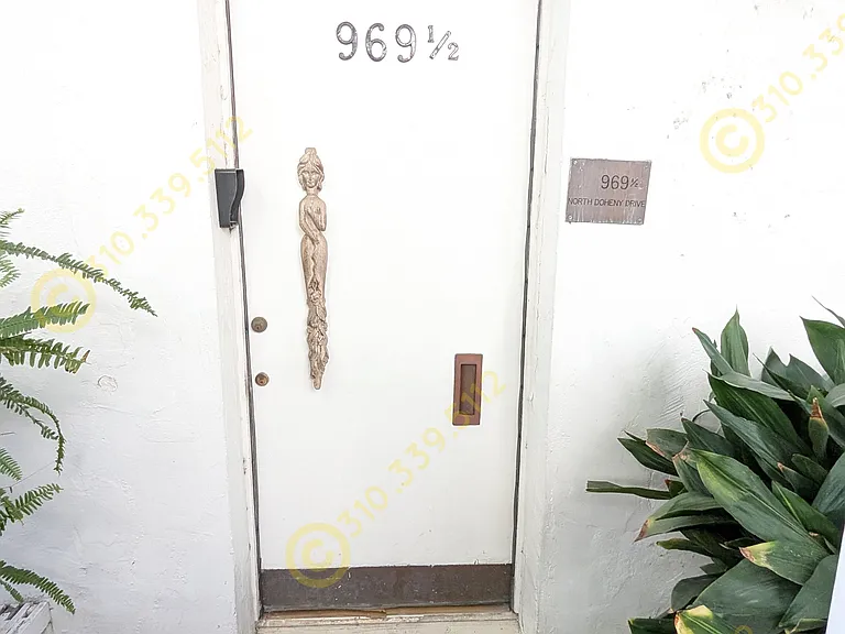 969 N Doheny Dr #1/2 — Photo 9