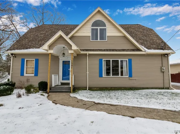 1587 Crittenden Rd, Alden, NY 14004