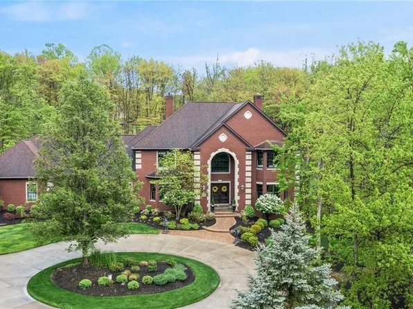 6059 Ledgeview Dr, Peninsula, OH 44264