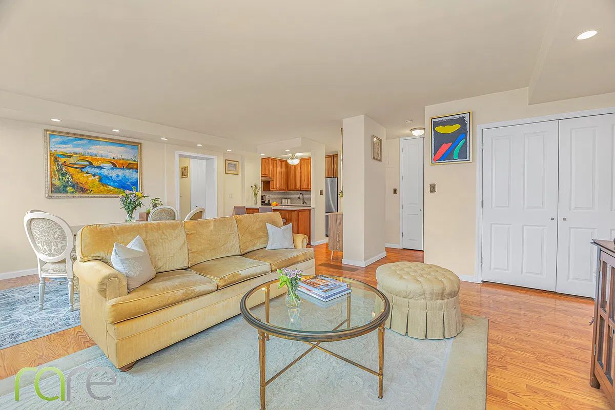 340 East 93rd Street — Photo 4