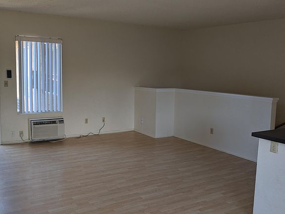 3rd image of 4434 49th St APT 7