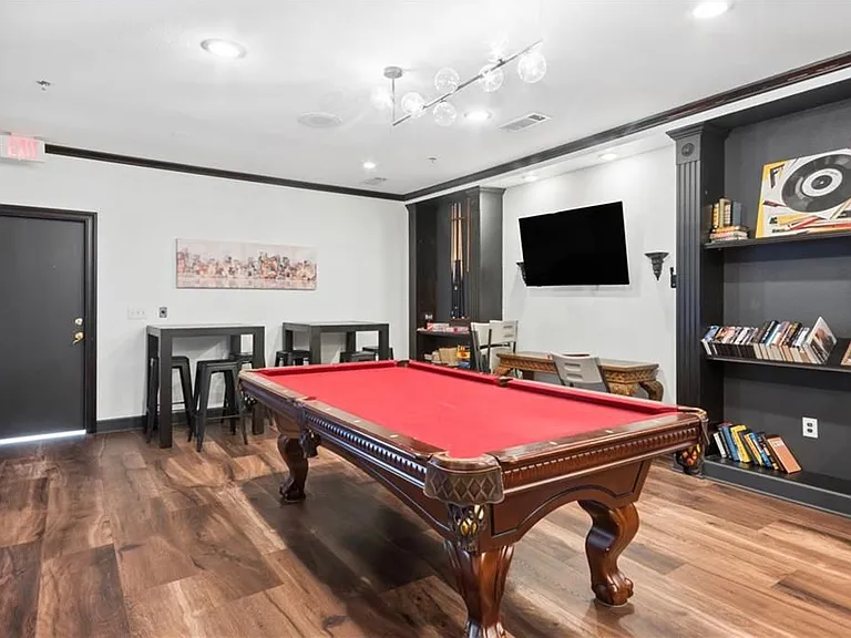 3777 Peachtree Rd #914 — Photo 22
