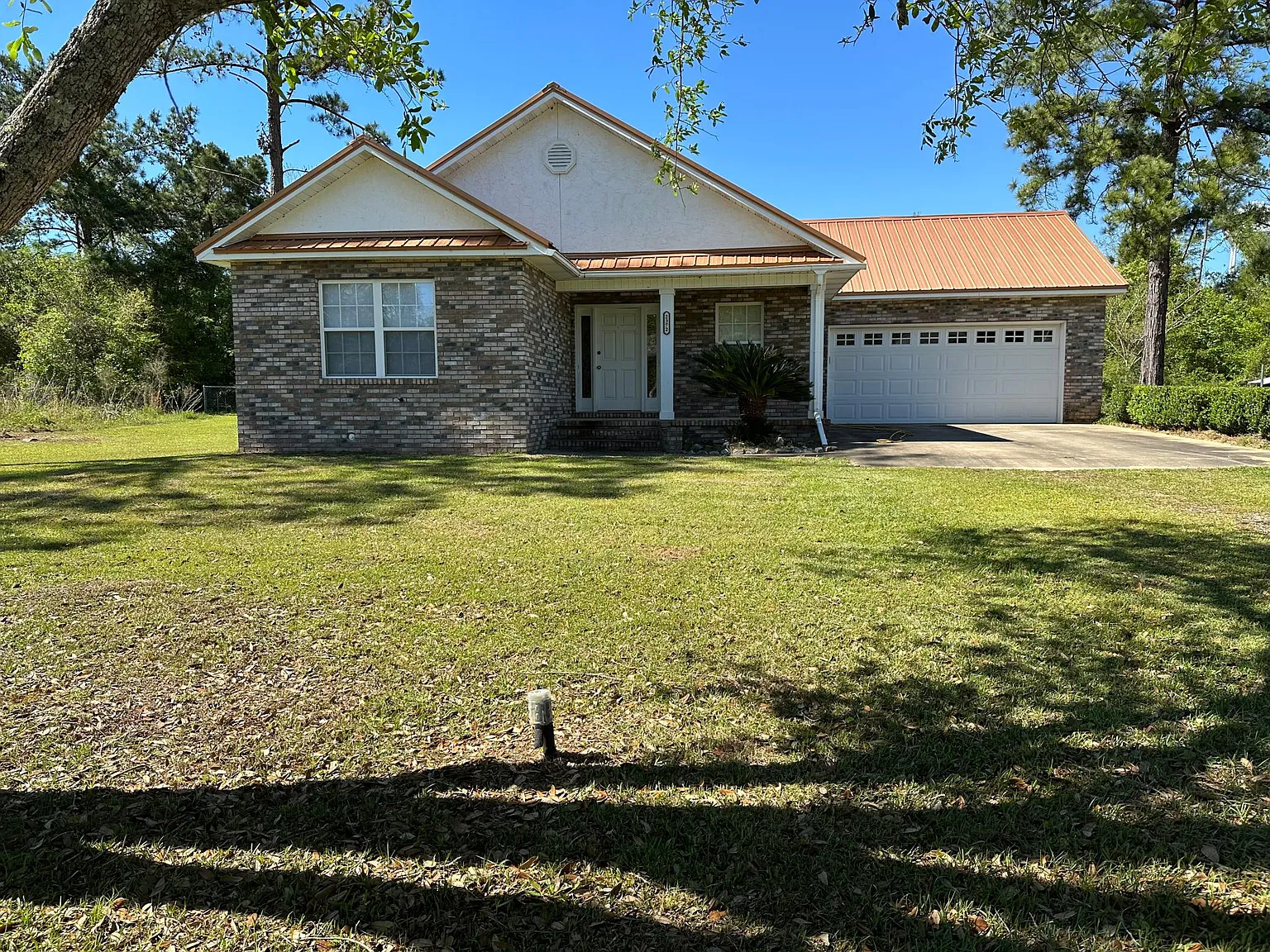 3 bed, 2000 sqft, $1,300 — Photo 1