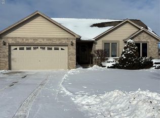 51 Mill Creek Ave, Lapeer, MI 48446