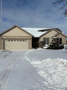 51 Mill Creek Ave, Lapeer, MI, 48446