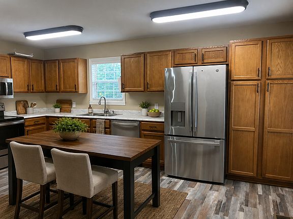 4th image of 231 Advantage Ln