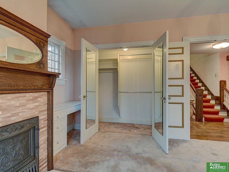 43rd image of 234 W 10th St
