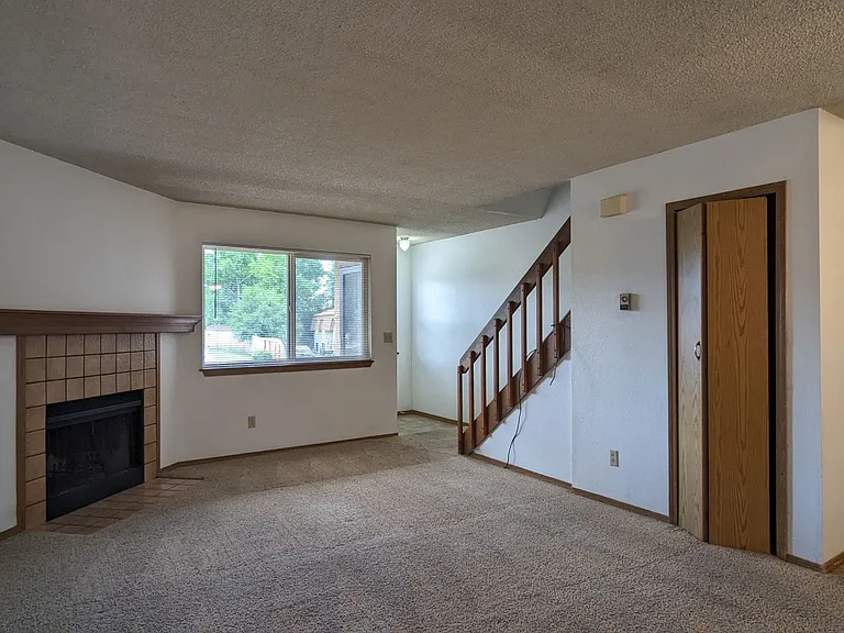 1299 Vondelpark Dr #B — Photo 2