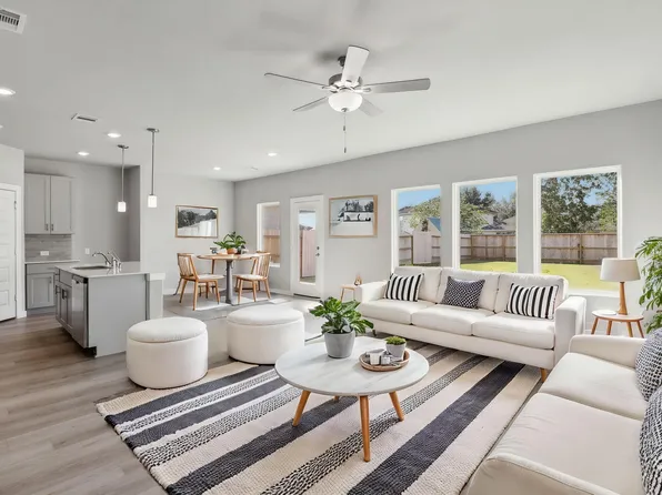 2046 W Darlington Oak Ct, Conroe, TX 77304