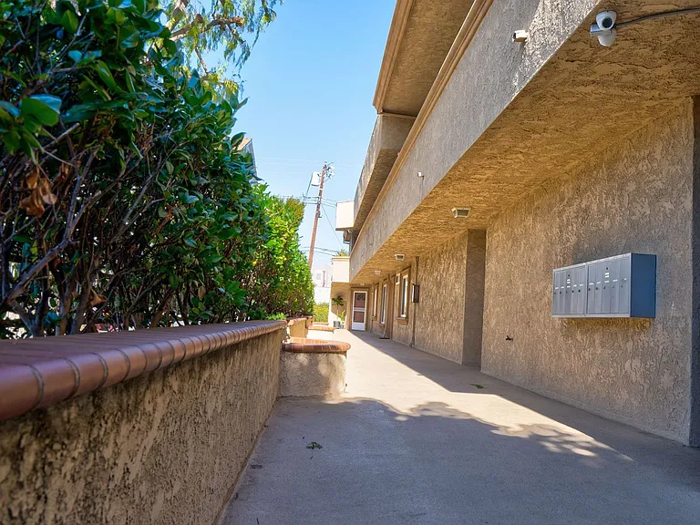 1436 S Centinela Ave — Photo 26