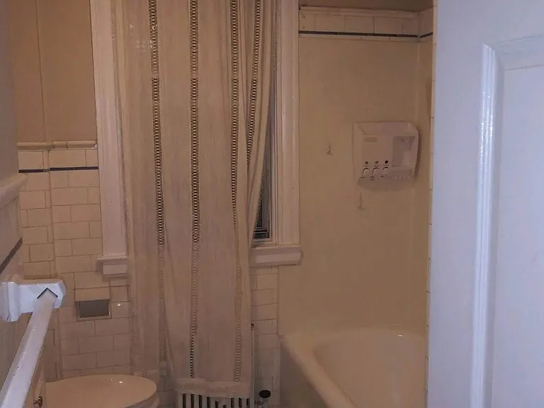 481 Charles St #2 — Photo 6