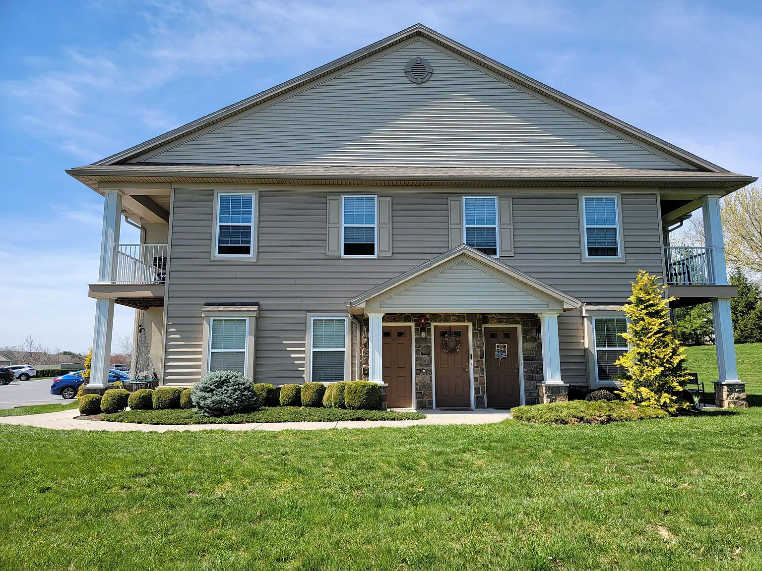 2 bed, 1230 sqft, $1,595 — Photo 1