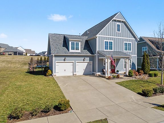 3rd image of 837 Plowson Rd