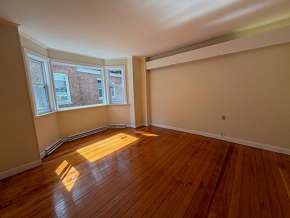 5th image of 30 Pinckney St #1