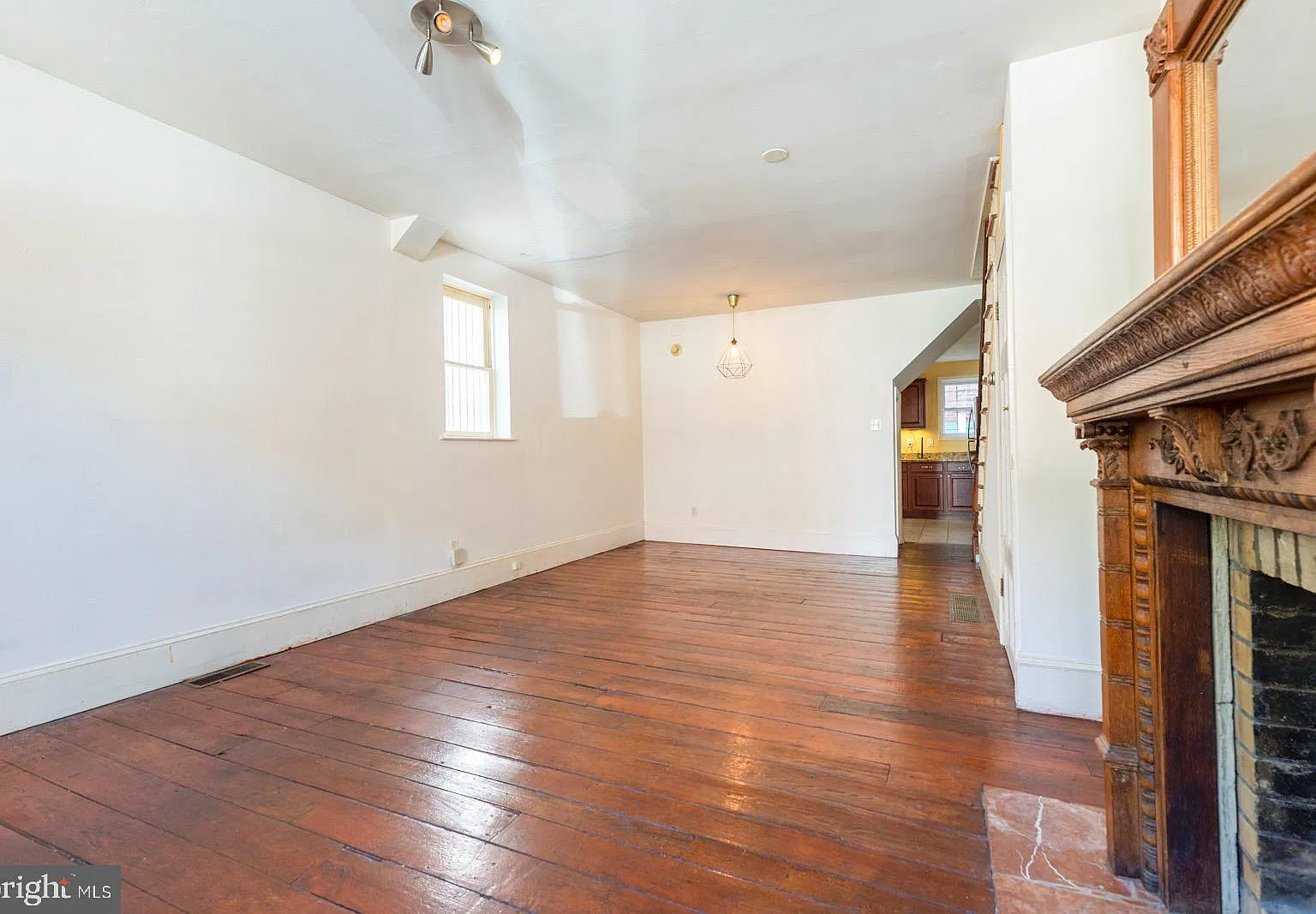 2 bed, 1.0 bath, 1000 sqft, $1,950 — Photo 2