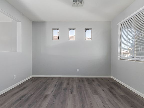 5th image of 11023 W Loma Ln