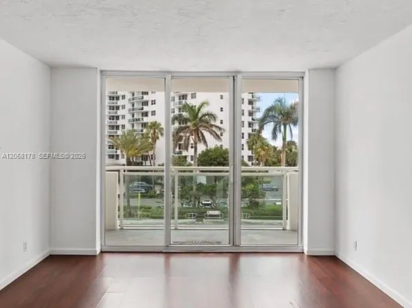 3000 S Ocean Dr APT 206, Hollywood, FL 33019