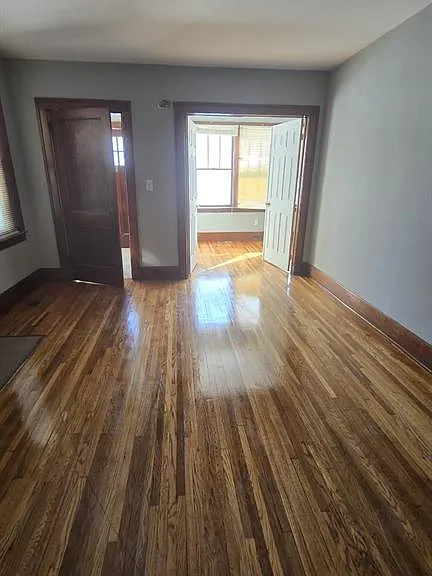 445 Newbury St — Photo 2