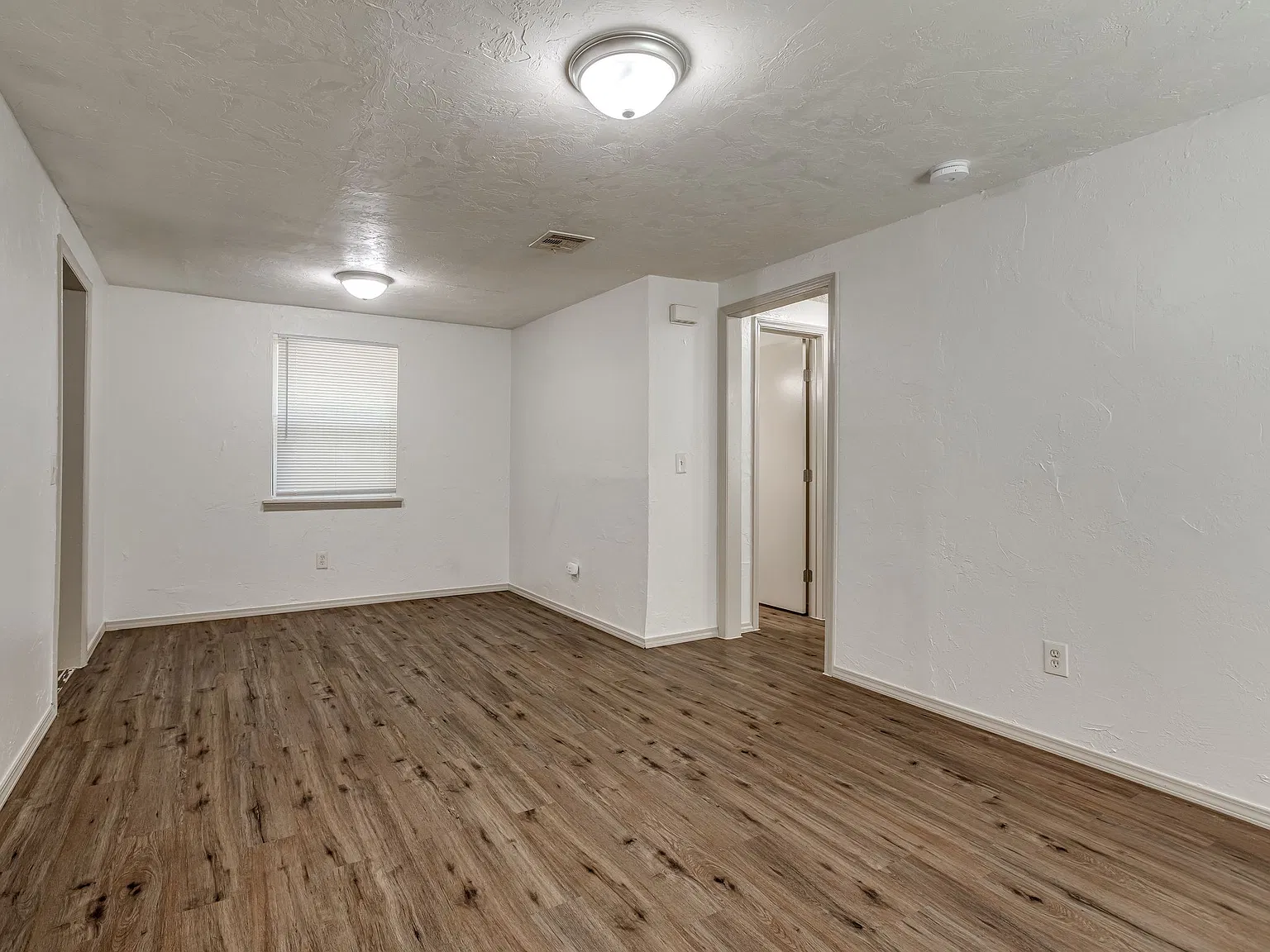 3 bed, 1000 sqft, $1,150 — Photo 4