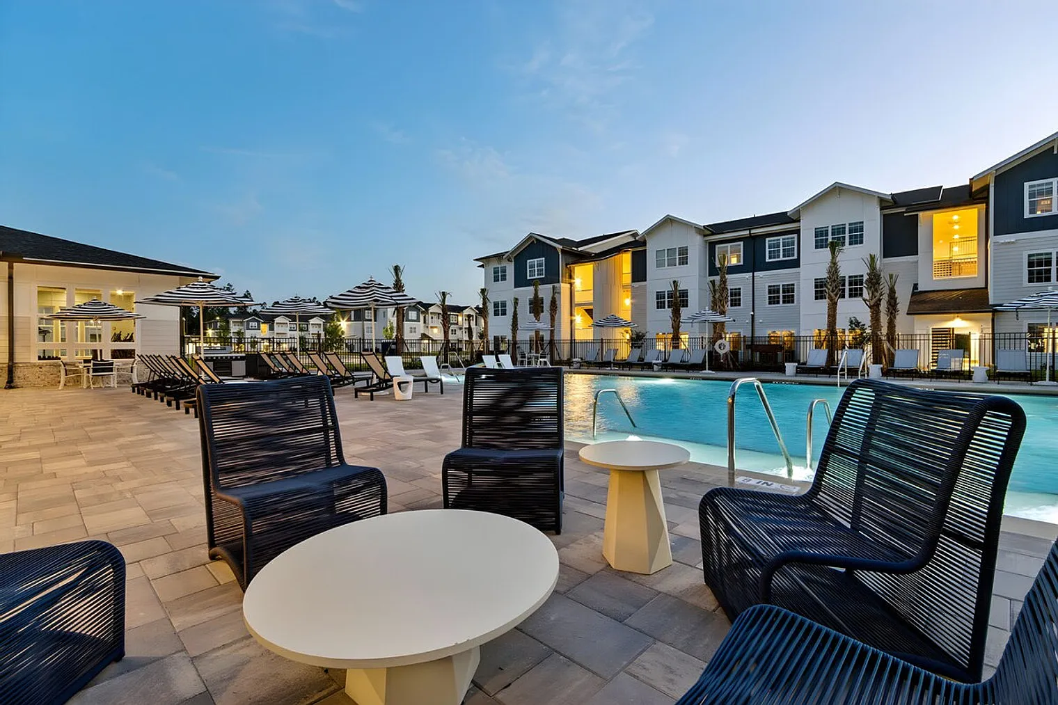 1 bed, 1.0 bath, $3,217 — Photo 3