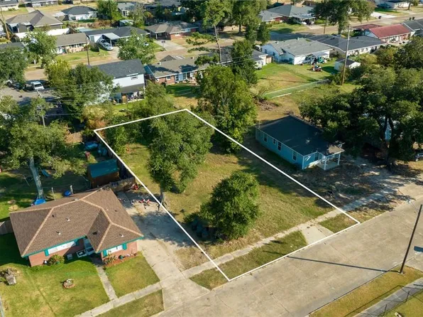 3517 Taylor St, Lake Charles, LA 70607