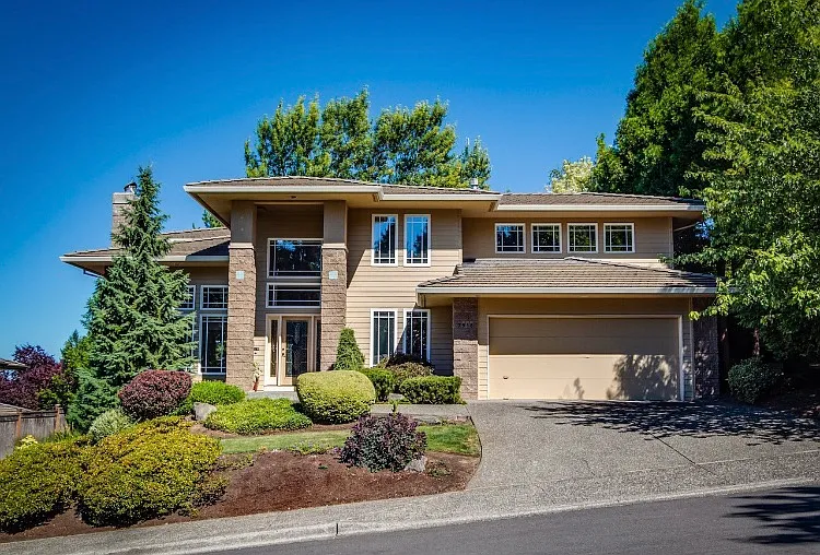 4 bed, 2.5 bath, 2617 sqft, $3,450 — Photo 2