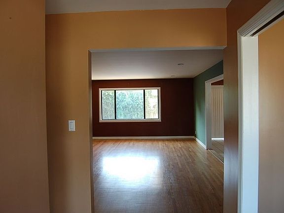 3rd image of 739 W Adams Park Dr