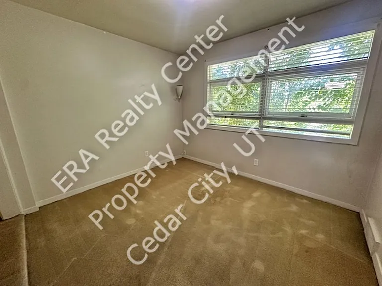 294 S Dewey Ave — Photo 11