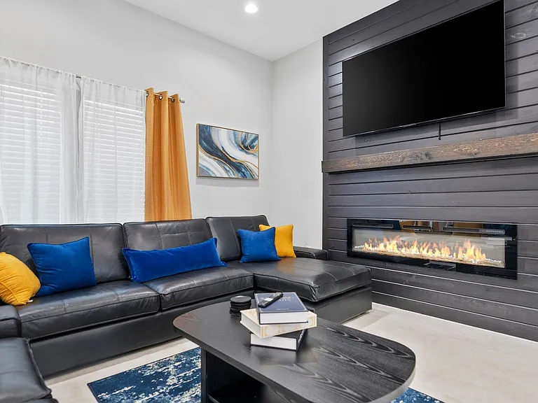 825 Paul Quinn St #B — Photo 4