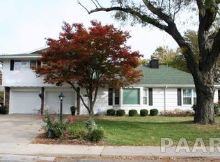 3905 N Pinehurst Ct, Peoria, IL