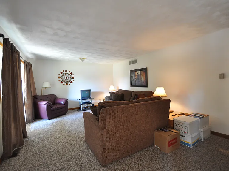 200A N Smith Rd #A — Photo 10