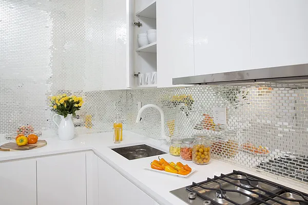 Rented by Solace SMC Inc | media 13