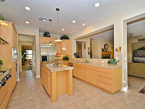 5th image of 1789 Santorino Dr