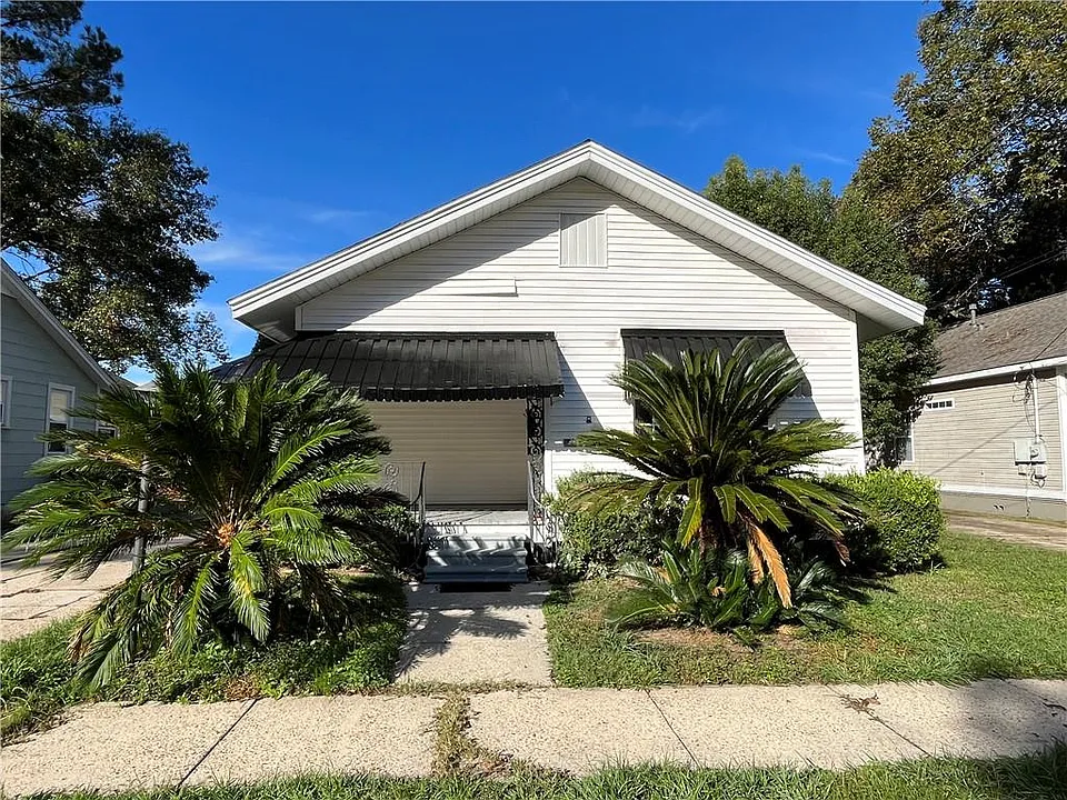 211 Hazel St