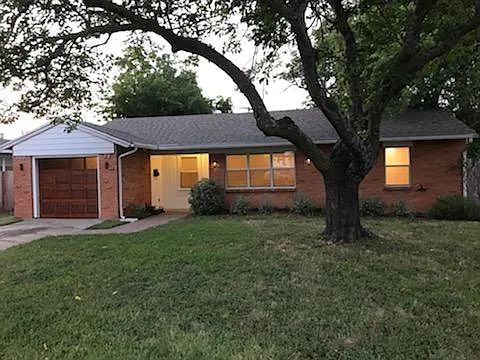 430 Rustic Cir — Photo 2