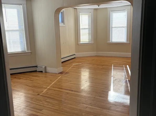 (undisclosed Address), Worcester, MA 01604