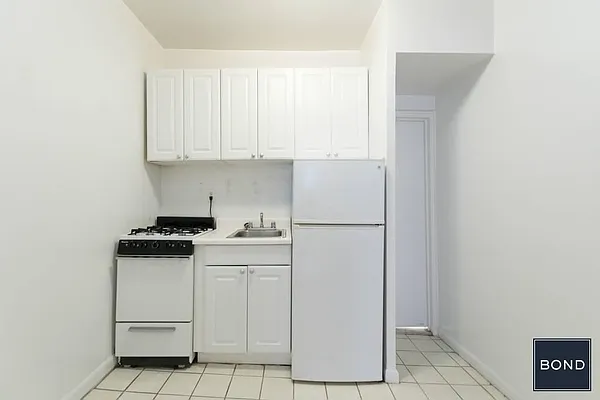 Rented by Bond New York | media 3