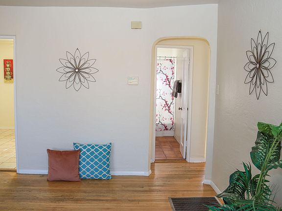 2nd image of 2708 McEarl Ave SE