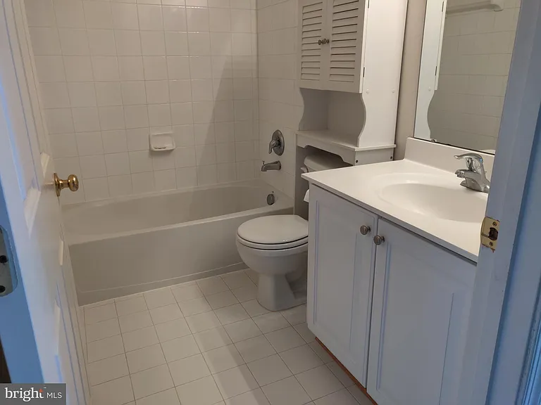 4638 Odessa Dr — Photo 25