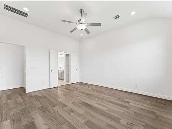 4th image of 636 Malibu Pines Dr