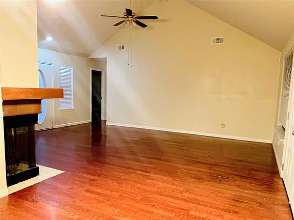 3rd image of 10423 Sand Pass Ln