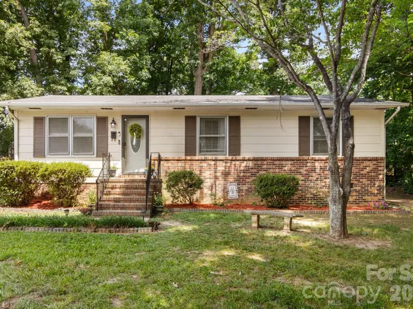 317 Willow St, Stanley, NC 28164