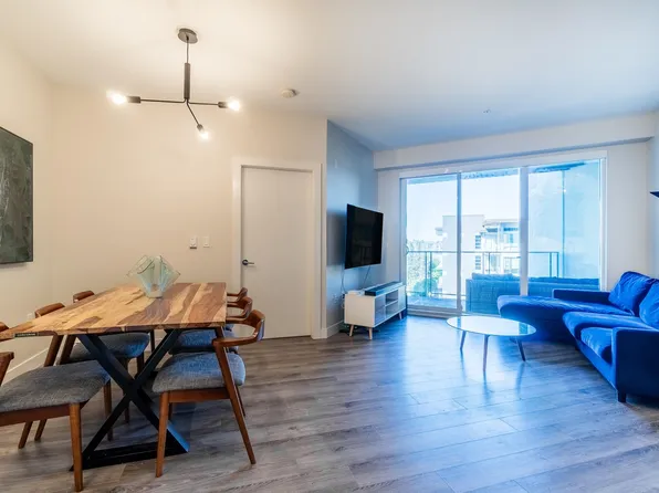 1768 Gilmore Ave N #303, Burnaby, BC V5C 1V4