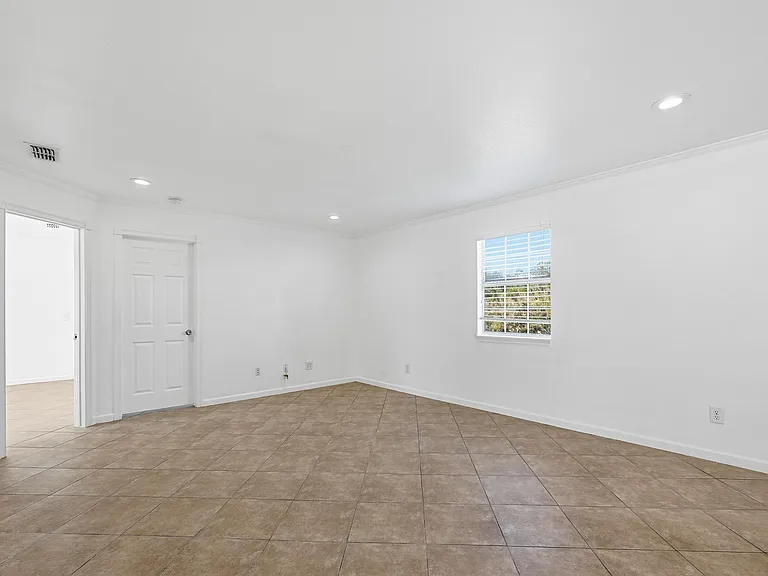 633 Rose Garden Dr #2 — Photo 13