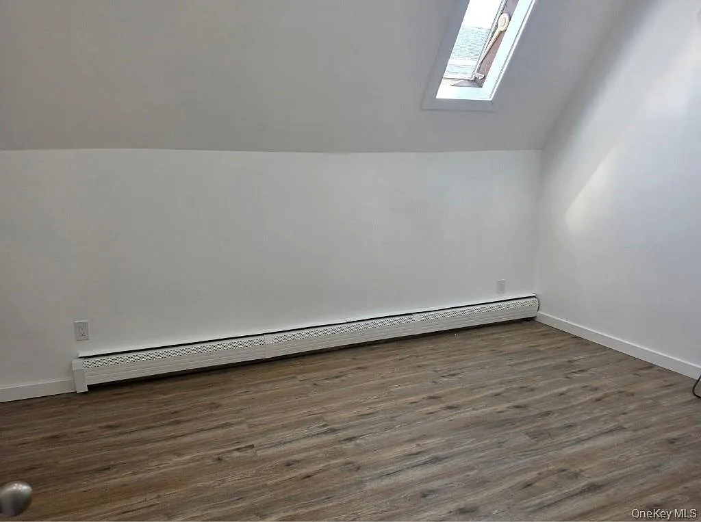 Studio, 1.0 bath, 300 sqft, $1,700 — Photo 2