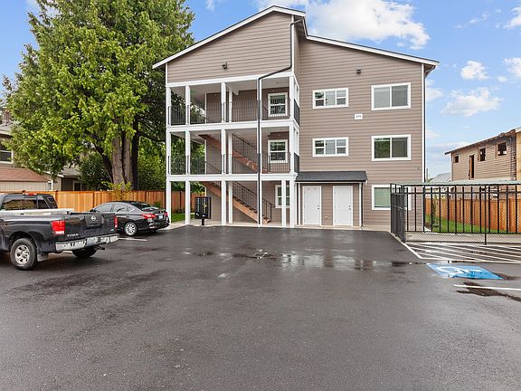 5th image of 3714 Yakima Ave #204