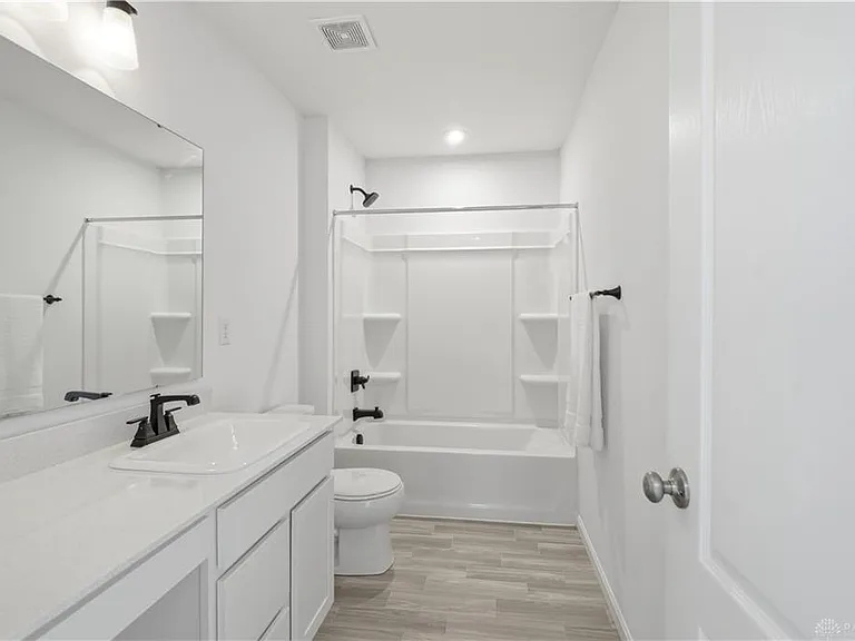 5283 Greenview Ln — Photo 33