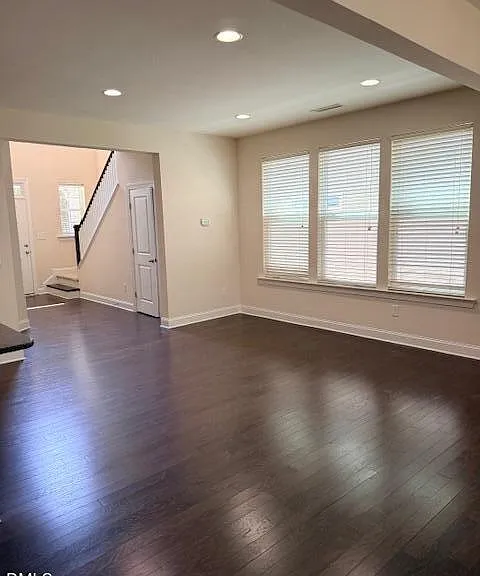 254 Begen St — Photo 16