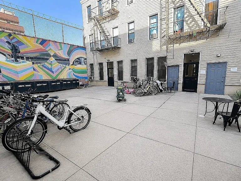 294 Harman St #2Y — Photo 8